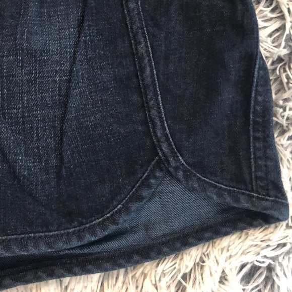Abercrombie high waisted, elastic jean shorts (XS) - Picture 4 of 5